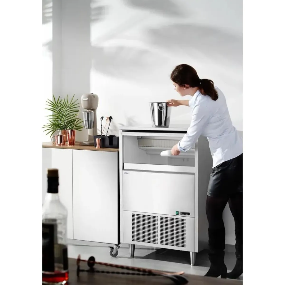 Hendi Arktic Ijsblokjesmachine 90kg/dag (42kg voorraad) Sale