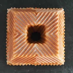 Nordic Ware Tulband Squared Bakvorm** Outlet