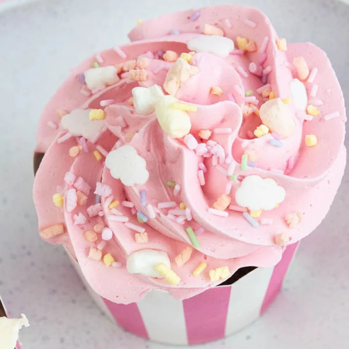 Happy Sprinkles Sprinkles Milkshake Magic Topping 70g** Hot