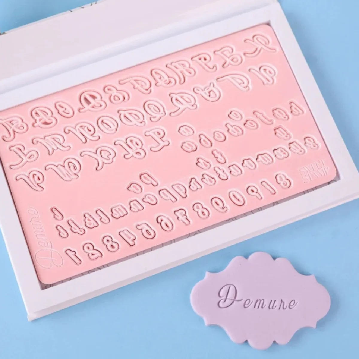 Sweet Stamp Demure Letters & Cijfers Set Hot